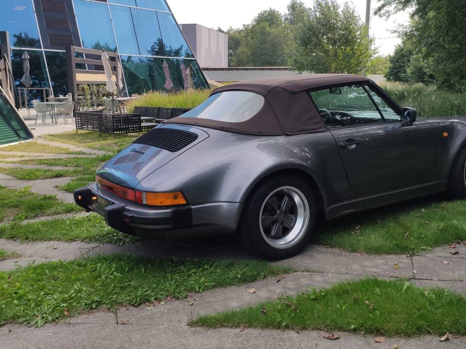 Image 76/104 of Porsche 911 Carrera 3.2 (1986)