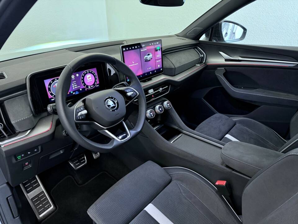 Image 17/33 de Skoda Kodiaq 2.0 TDI 4x4 (2024)
