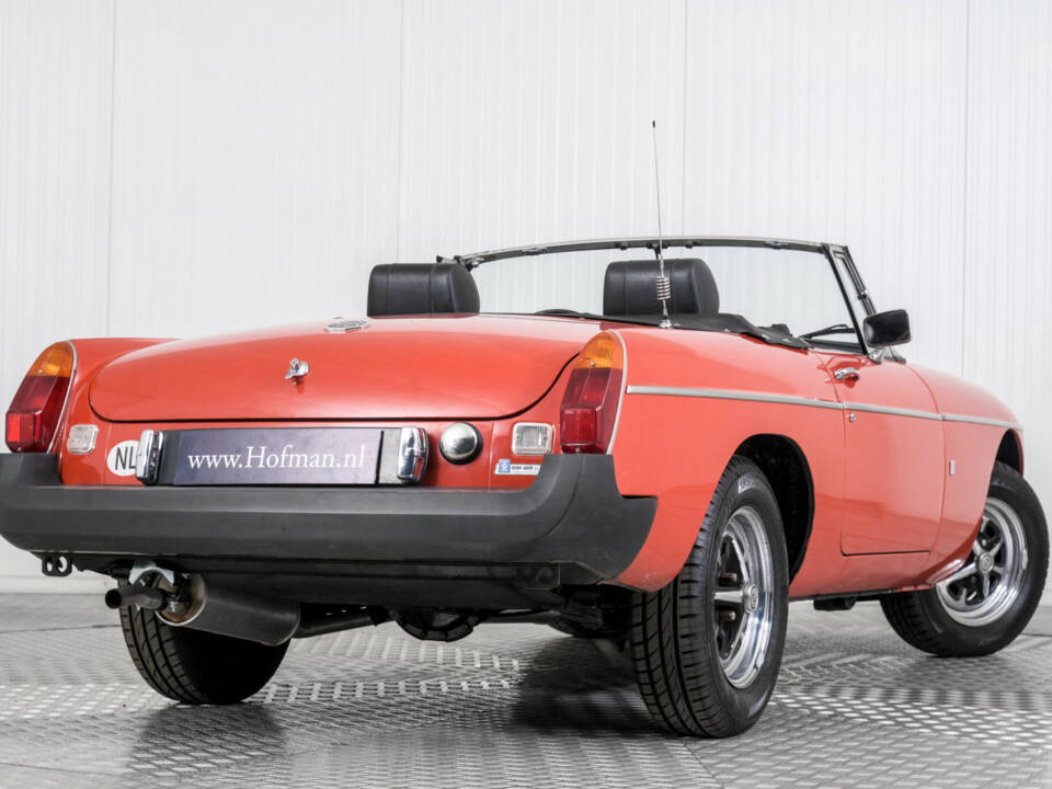 Image 43/50 of MG MGB (1976)