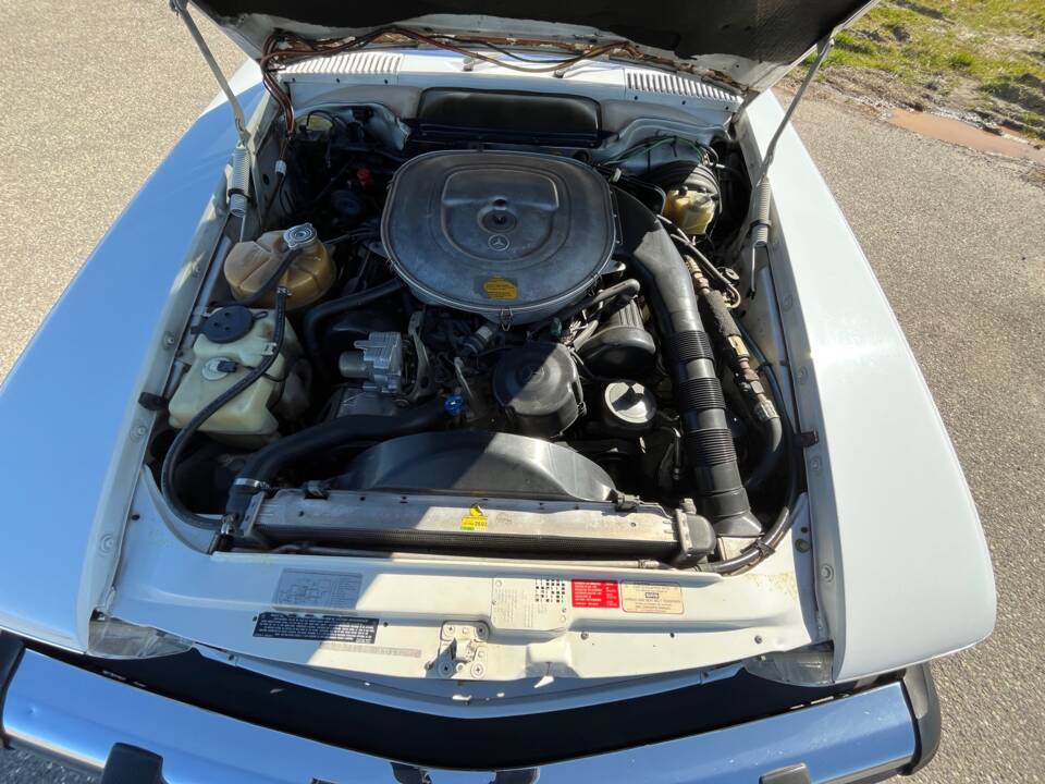 Image 9/16 of Mercedes-Benz 560 SL (1987)
