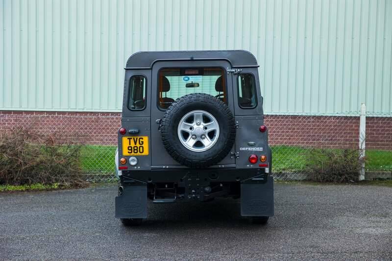 Bild 10/50 von Land Rover Defender 90 (2013)