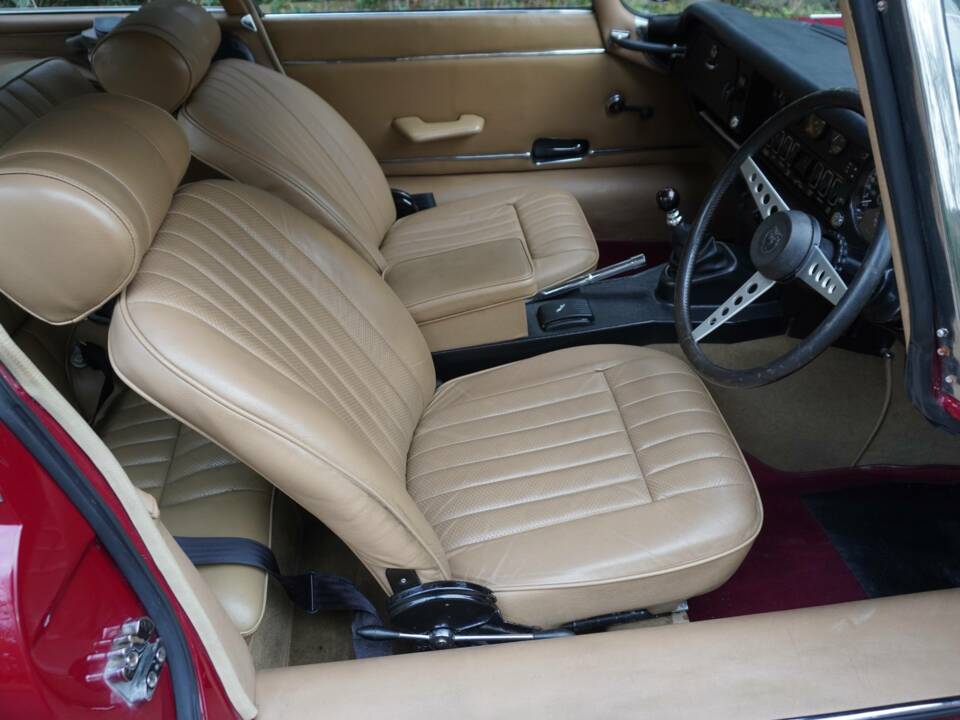 Image 9/19 of Jaguar Type E V12 (2+2) (1971)