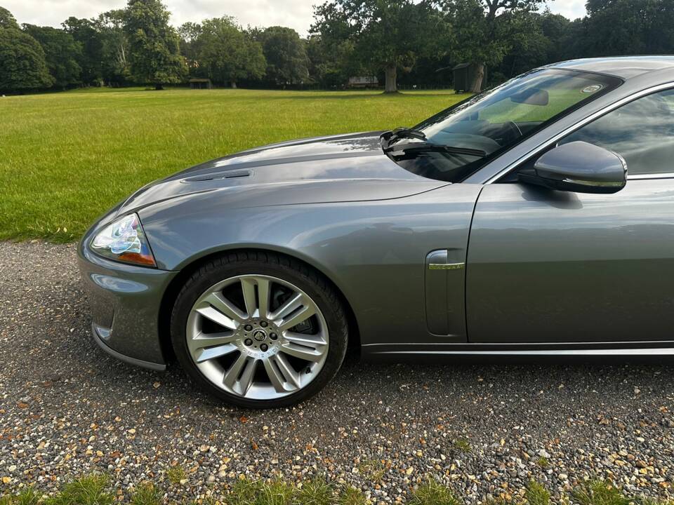Image 13/46 of Jaguar XKR (2010)