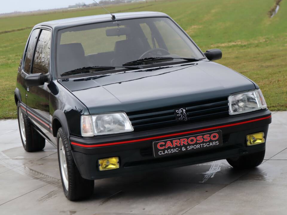 Bild 42/50 von Peugeot 205 GTi 1.9 (1991)