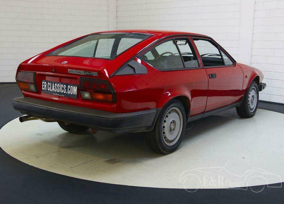 Bild 12/15 von Alfa Romeo GTV 6 2.5 (1981)