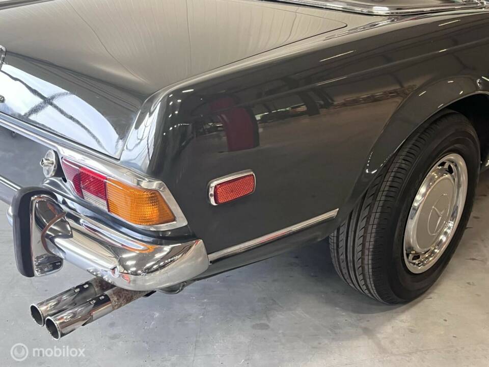 Image 14/40 of Mercedes-Benz 280 SL (1970)