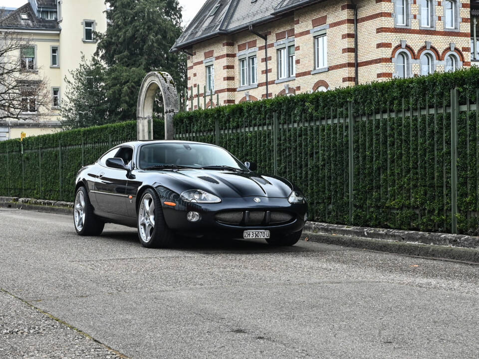 Image 28/51 of Jaguar XKR (2003)