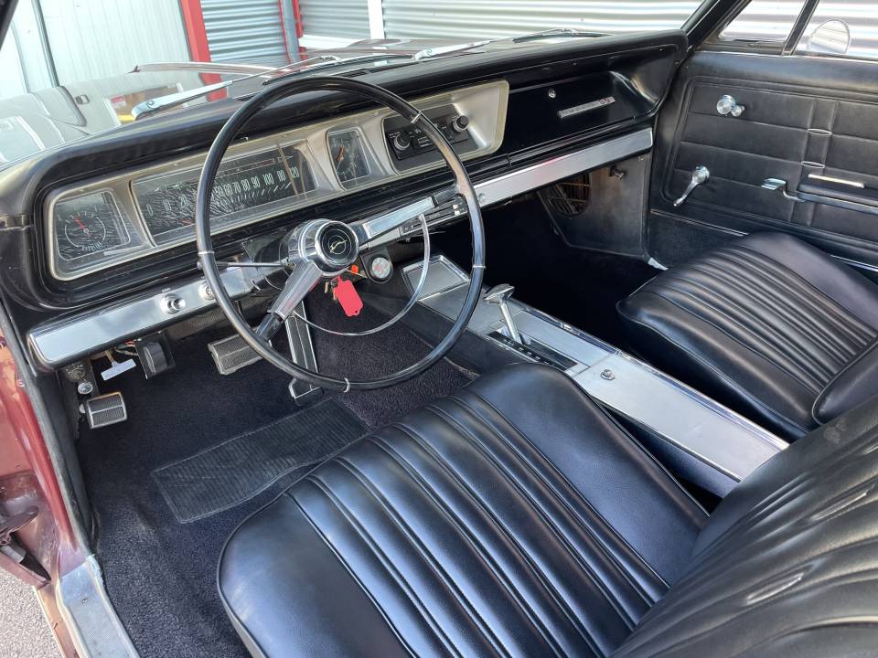 Image 11/26 of Chevrolet Impala SS (1966)