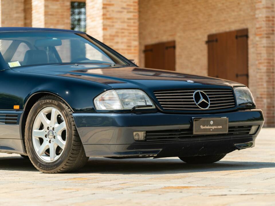Image 15/45 of Mercedes-Benz 500 SL (1990)