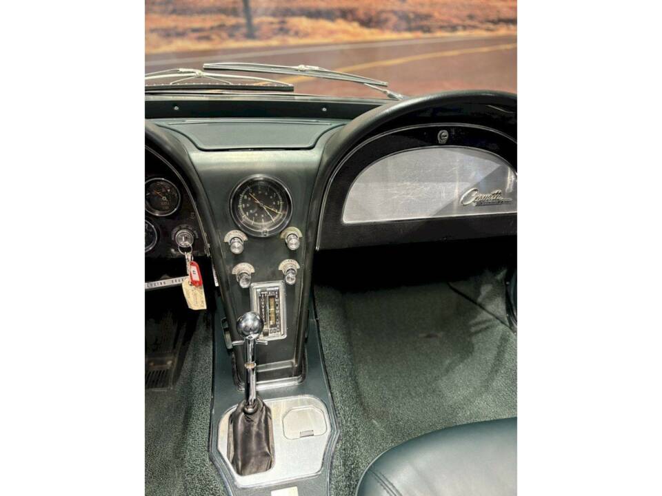 Bild 25/35 von Chevrolet Corvette Sting Ray Convertible (1965)