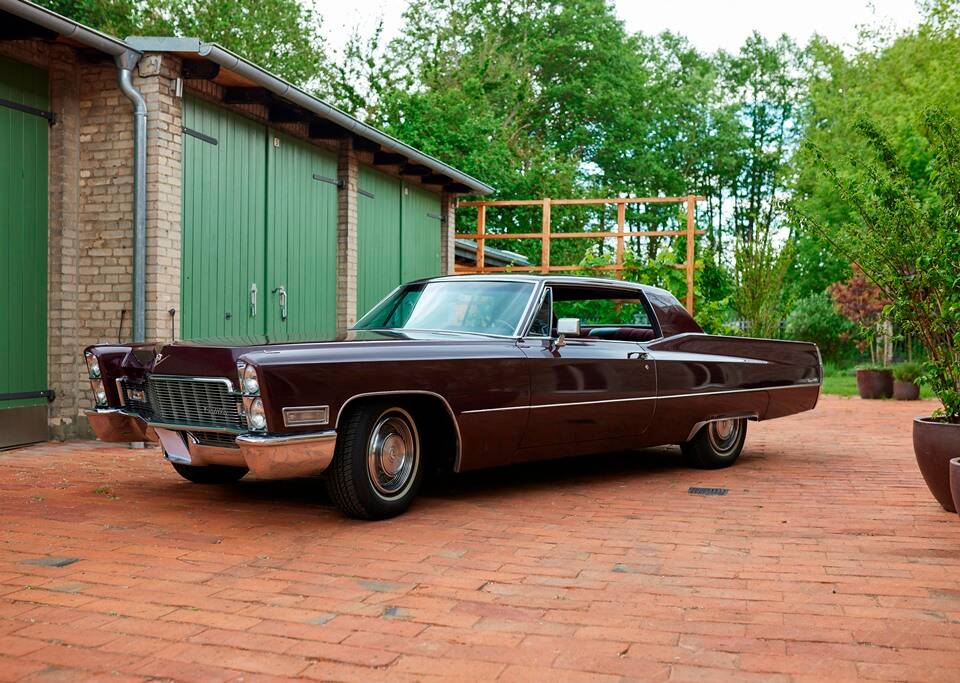 Bild 21/200 von Cadillac Coupe DeVille (1968)