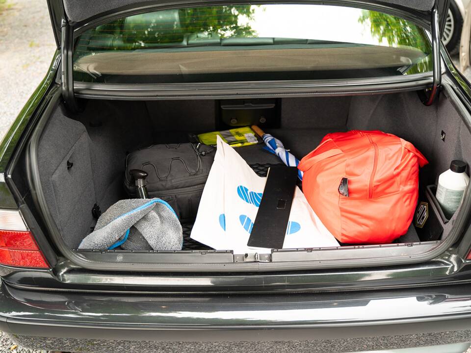 Bild 38/45 von BMW M5 (1992)