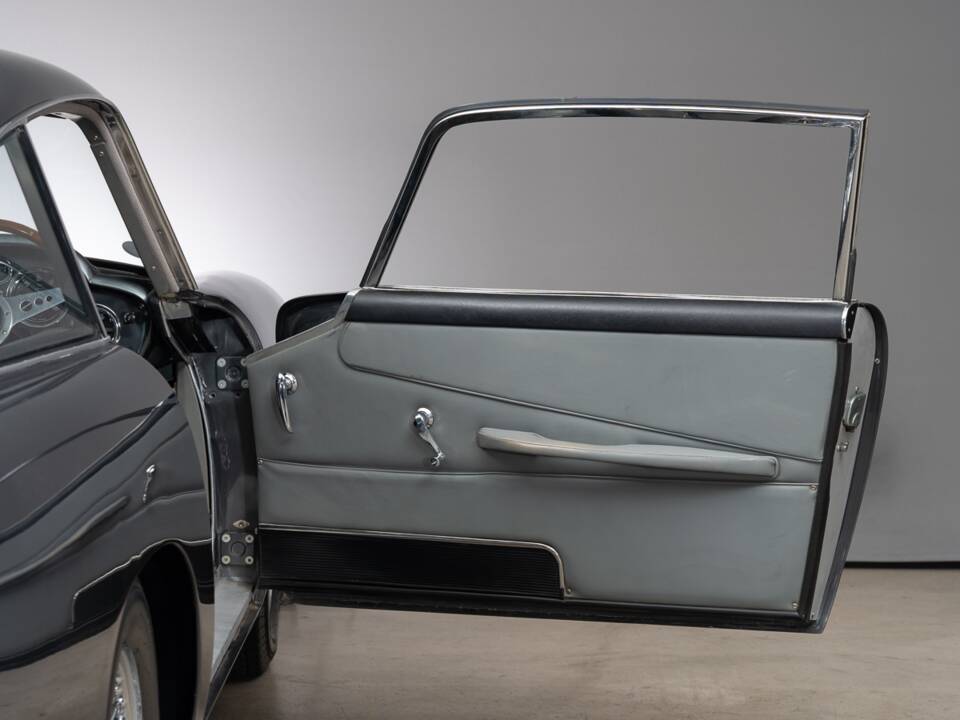 Bild 22/36 von Aston Martin DB 4 Vantage (1963)