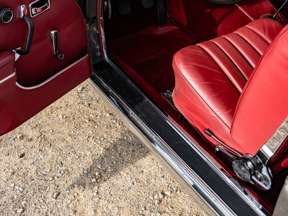 Image 47/86 of Mercedes-Benz 300 SE (1965)