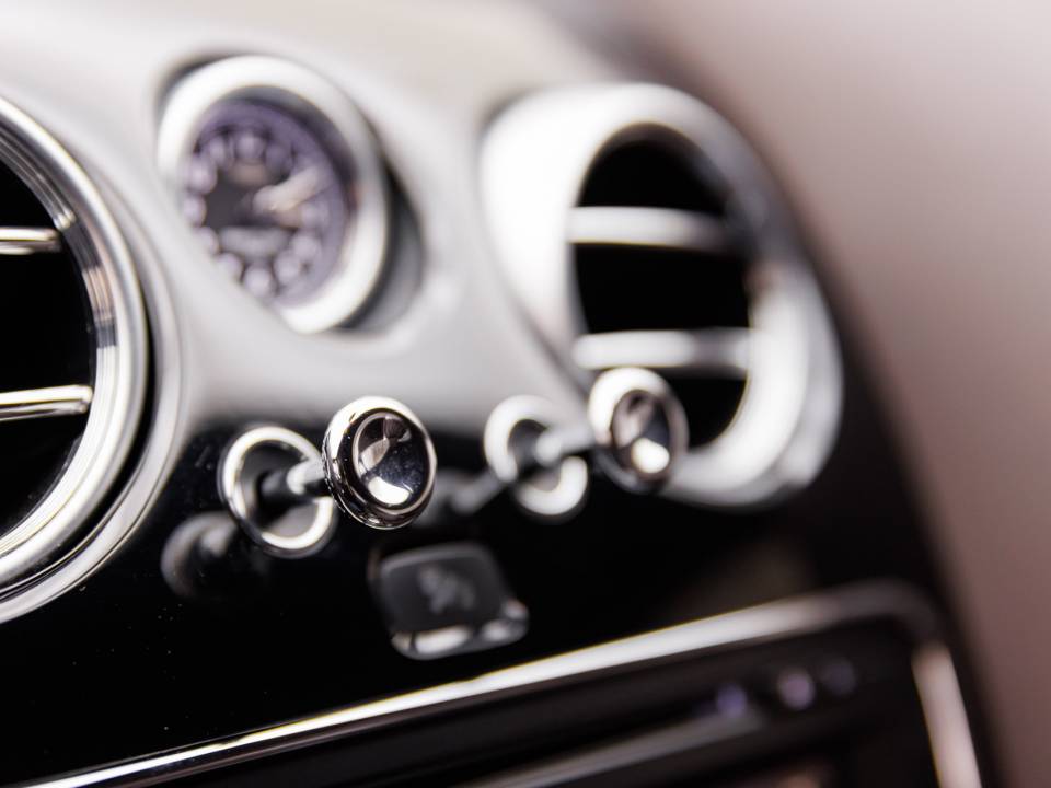 Imagen 22/37 de Bentley Continental GT V8 (2013)