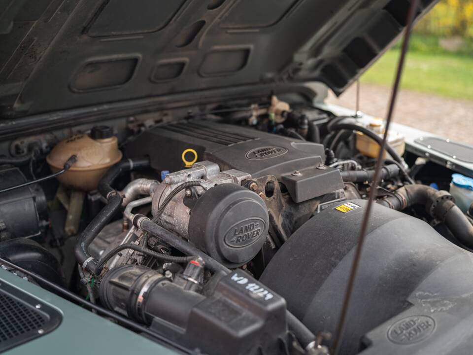 Image 9/42 of Land Rover Defender 90 (2015)