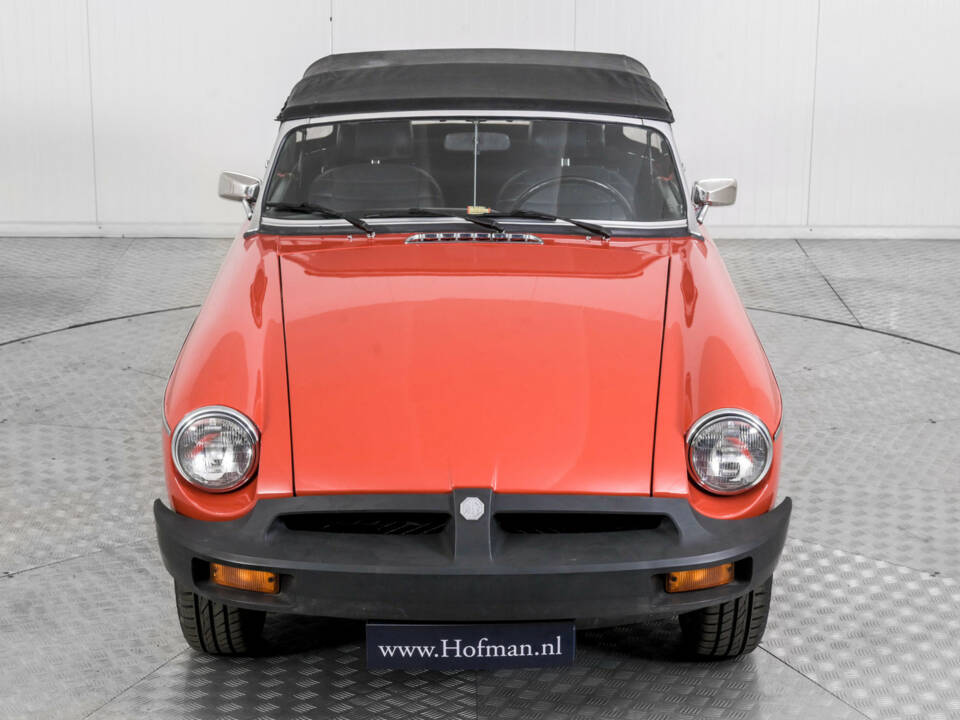 Image 49/50 of MG MGB (1976)