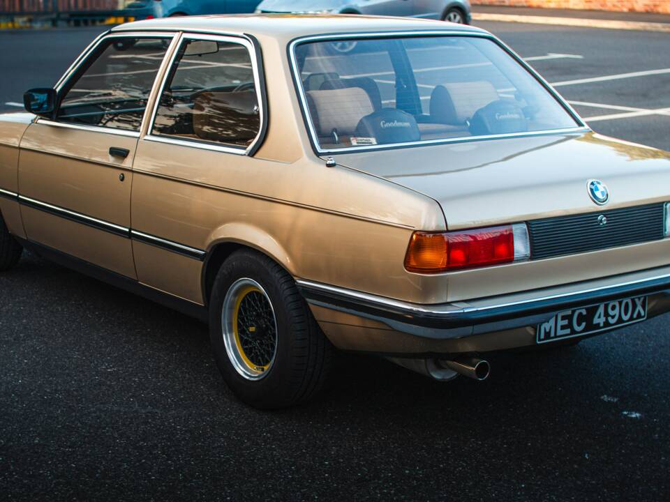 Imagen 3/20 de BMW 320 (1982)