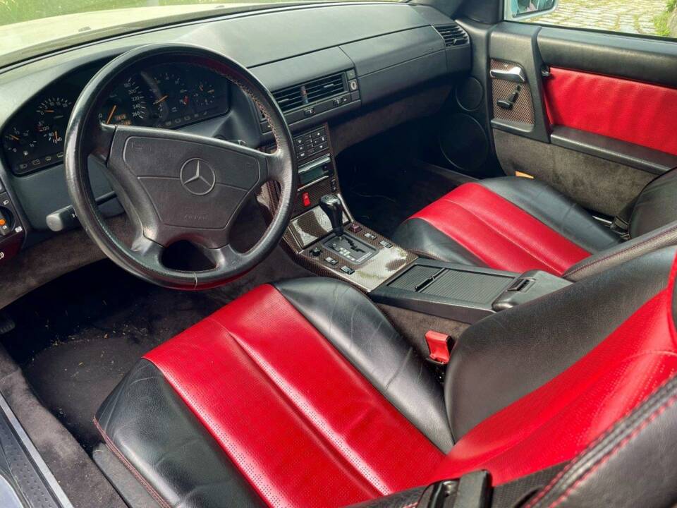 Immagine 4/6 di Mercedes-Benz SL 280 &quot;Special Edition&quot; (1995)