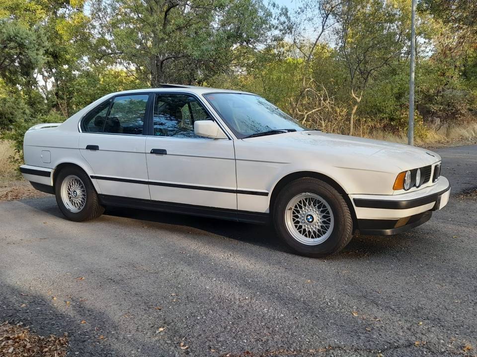 Image 6/54 of BMW 535i (1989)