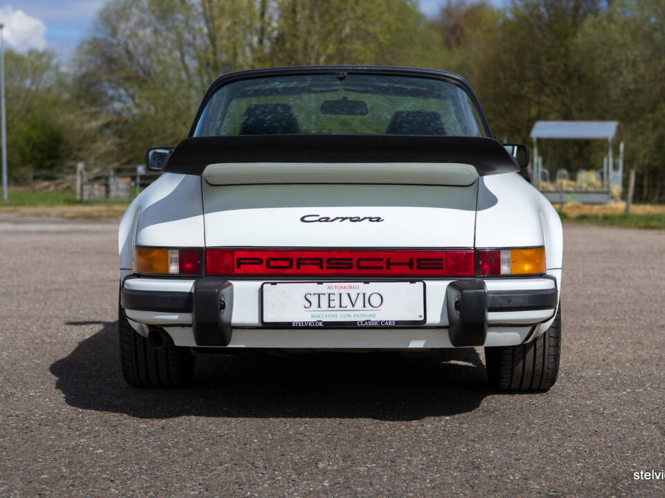 Image 19/45 of Porsche 911 Carrera 3.2 (1984)