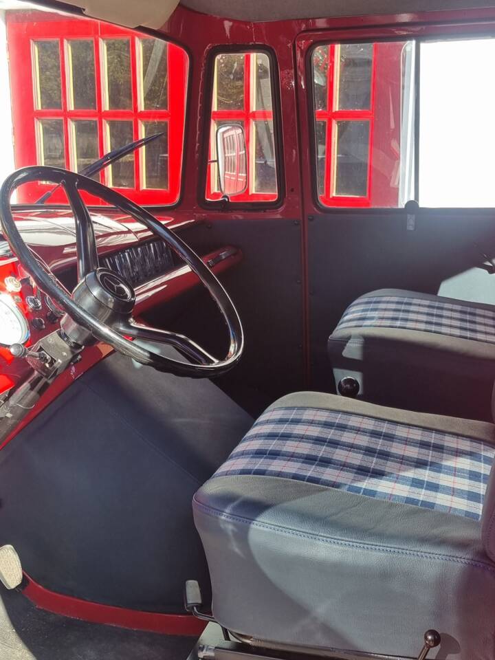 Afbeelding 33/55 van Mercedes-Benz L 319 D (1967)