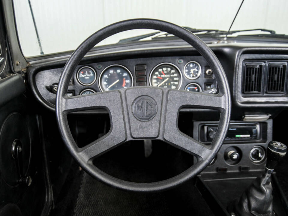 Bild 8/50 von MG MGB (1977)