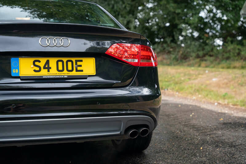 Image 28/50 of Audi S4 (2010)