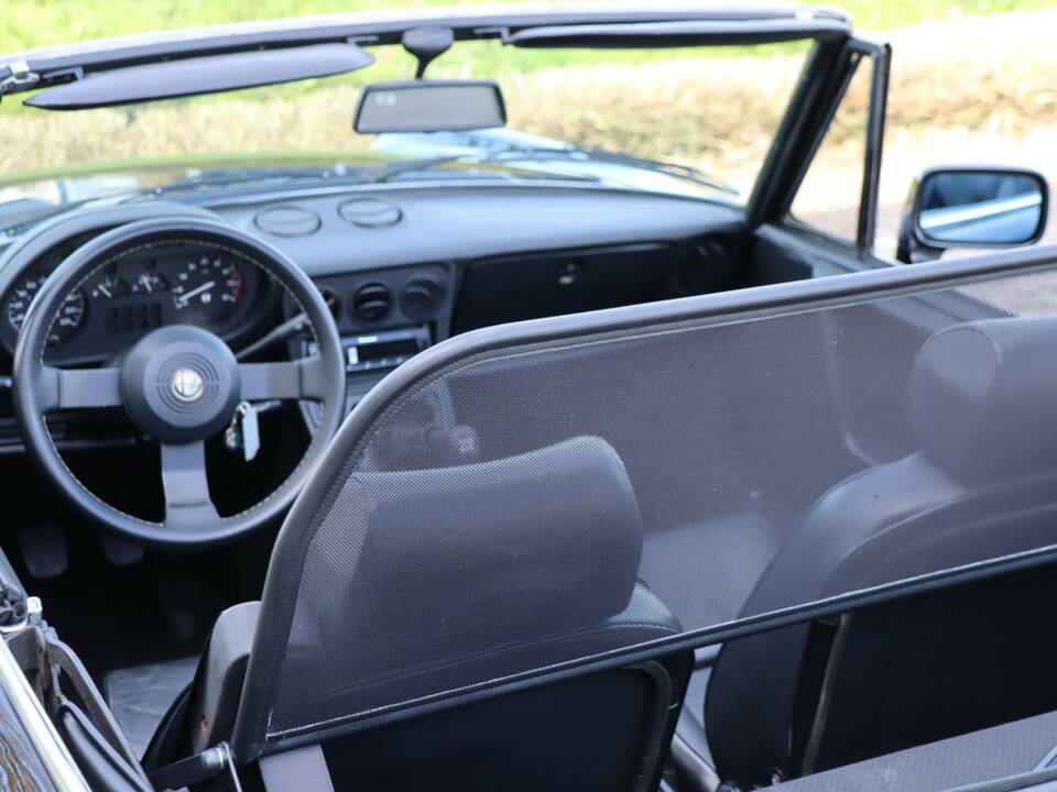Afbeelding 27/50 van Alfa Romeo 2.0 Spider (1991)