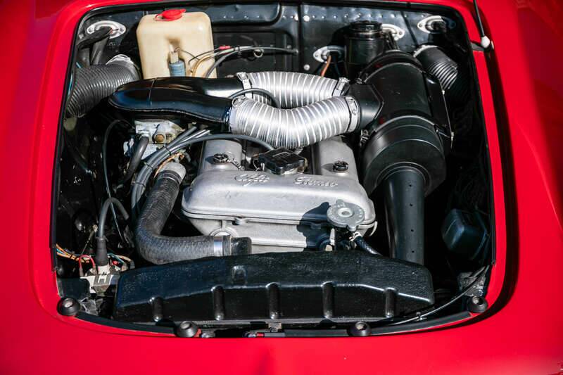 Image 3/46 of Alfa Romeo 2000 Spider (1960)