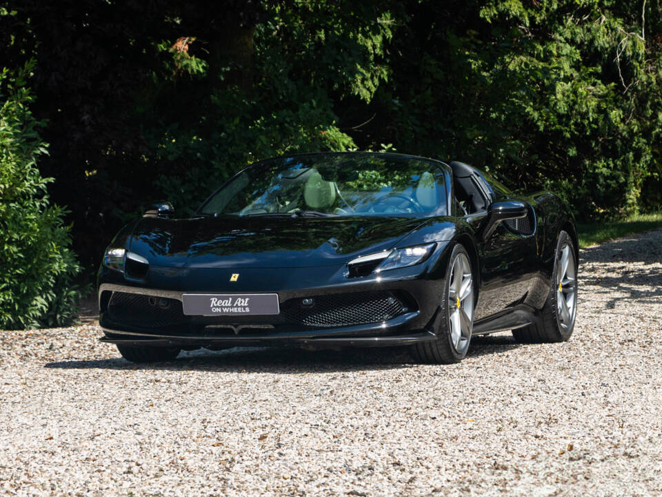 Image 4/15 of Ferrari 296 GTS (2024)