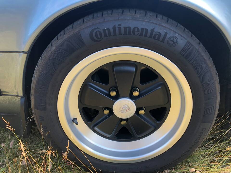 Image 15/50 of Porsche 911 Carrera 3.2 (1984)