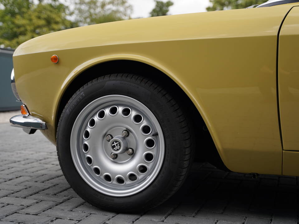 Bild 47/50 von Alfa Romeo 2000 GT Veloce (1975)