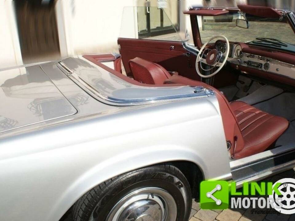 Image 16/50 de Mercedes-Benz 230 SL (1967)