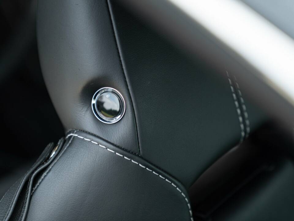 Image 42/50 de Aston Martin V8 Vantage S (2013)