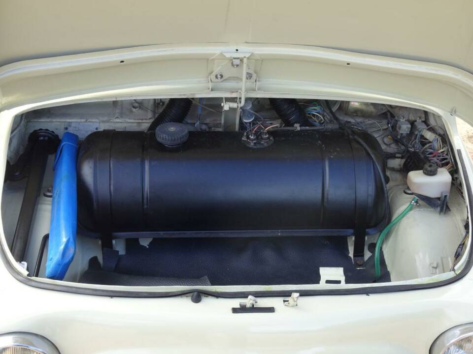 Bild 19/26 von FIAT 500 L (1972)