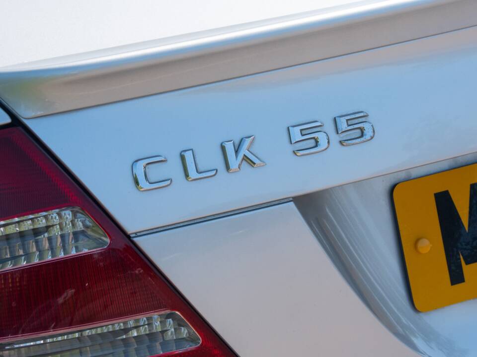 Image 42/50 of Mercedes-Benz CLK 55 AMG (2003)