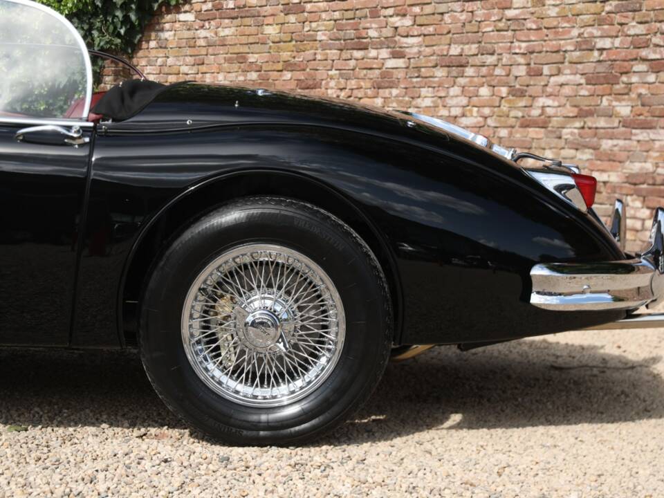 Image 22/50 of Jaguar XK 150 3.4 S OTS (1958)