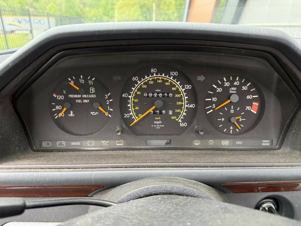 Bild 28/50 von Mercedes-Benz E 320 (1995)