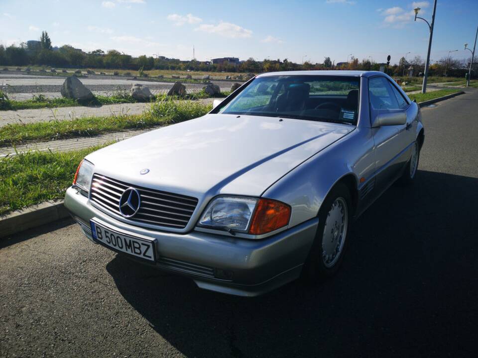 Bild 7/8 von Mercedes-Benz 500 SL (1990)