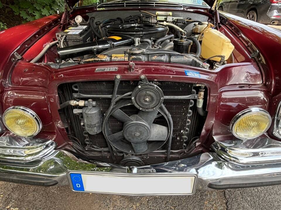 Imagen 23/27 de Mercedes-Benz 280 SE 3,5 (1970)