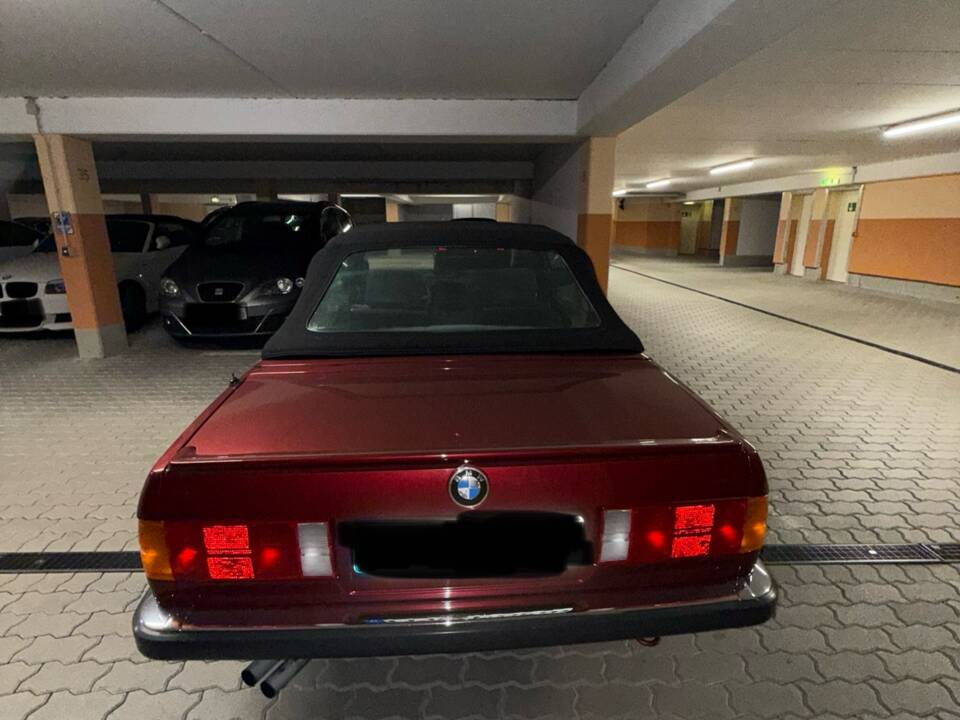 Bild 2/8 von BMW 320i (1990)