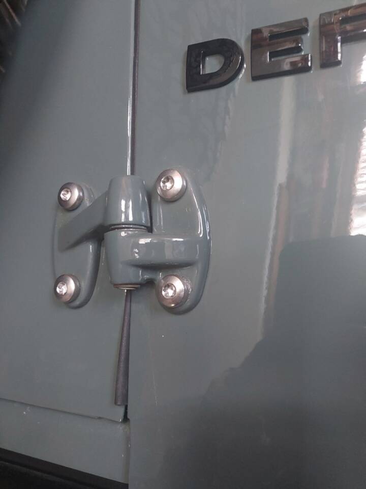 Bild 22/41 von Land Rover Defender 110 (2007)