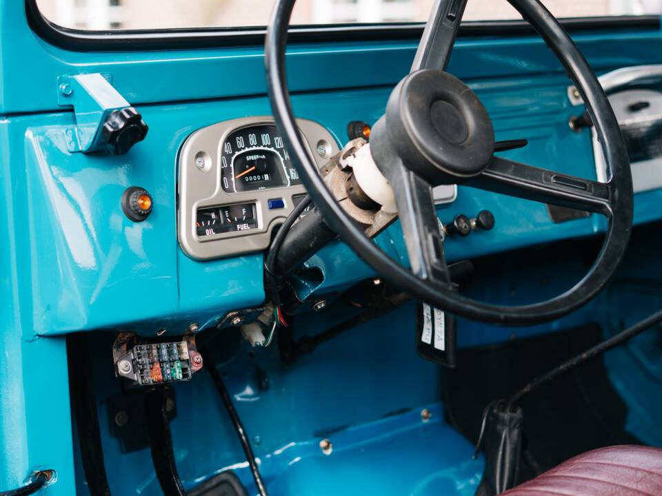 Image 5/20 of Toyota Land Cruiser FJ 45 (1976)