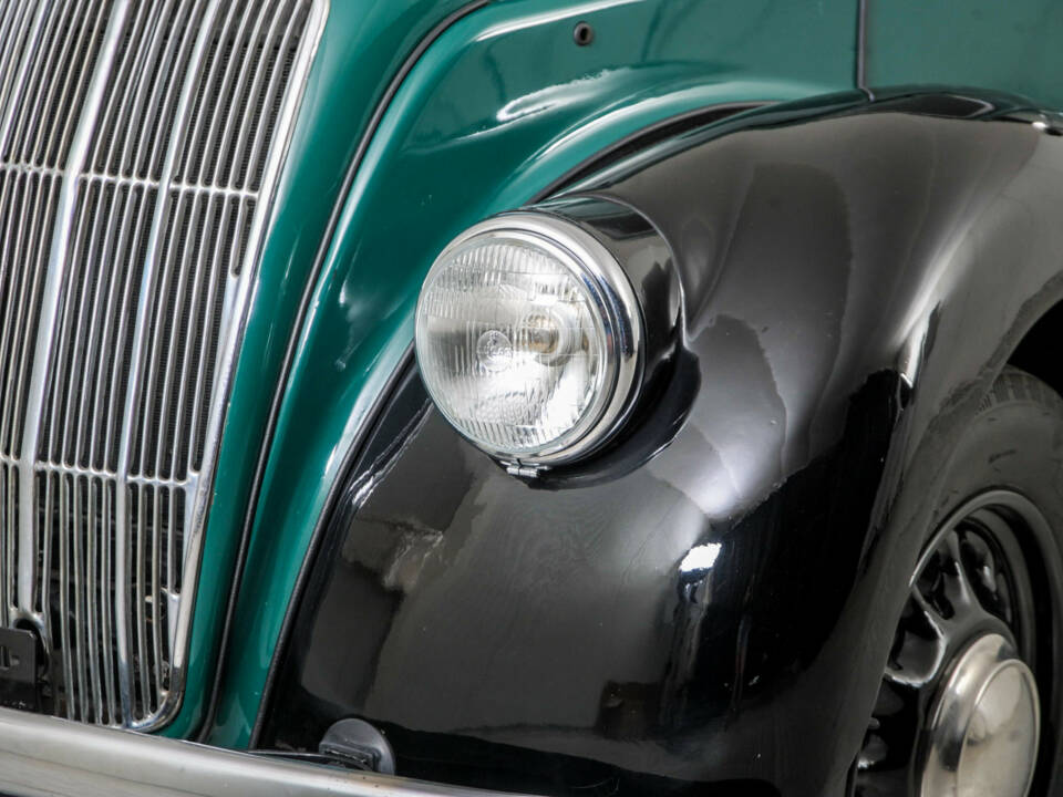 Image 21/50 de Morris Eight (1939)