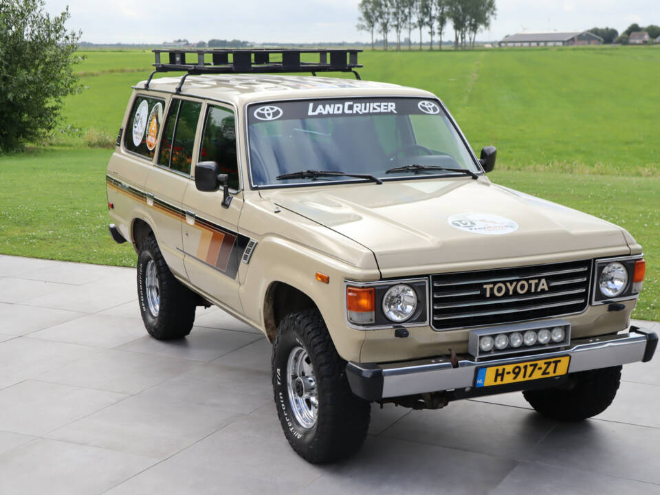 Bild 6/50 von Toyota Land Cruiser FJ 60 (1984)