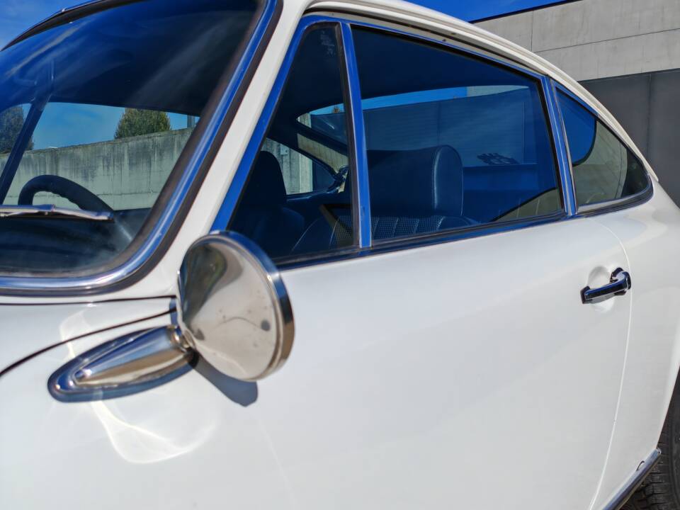 Immagine 18/41 di Porsche 911 2.2 S (1971)