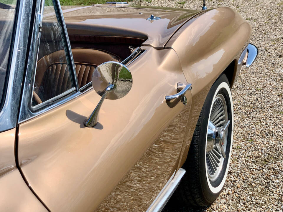 Image 10/80 of Chevrolet Corvette Sting Ray Convertible (1963)