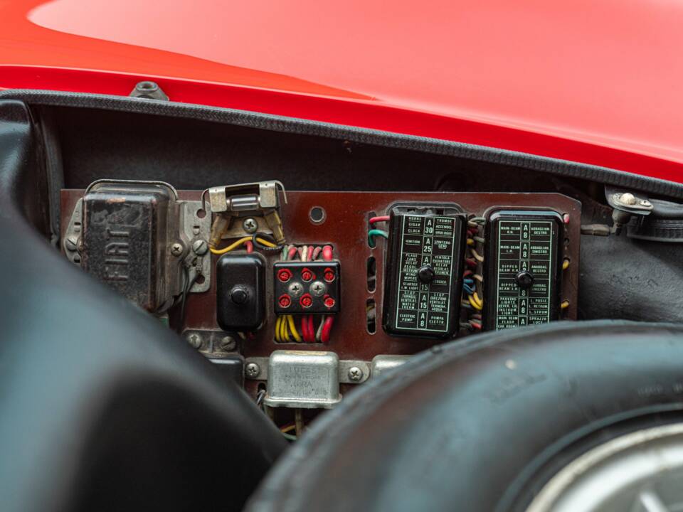 Image 44/46 of Ferrari Dino 246 GT (1971)