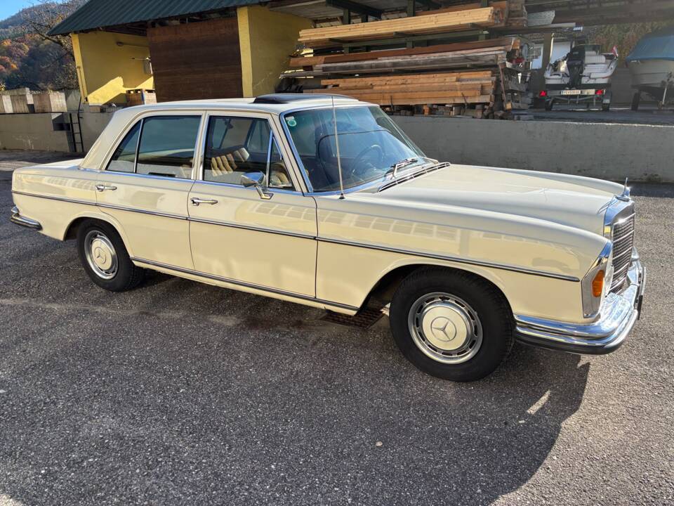 Image 2/8 of Mercedes-Benz 280 SE 3,5 (1972)